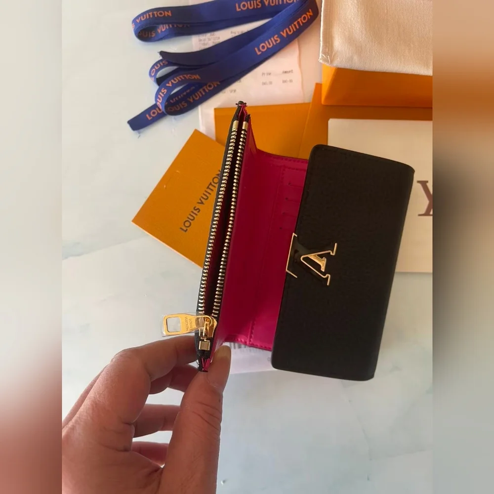 Louis Vuitton Capucines Compact Wallet - Picture 11 of 13